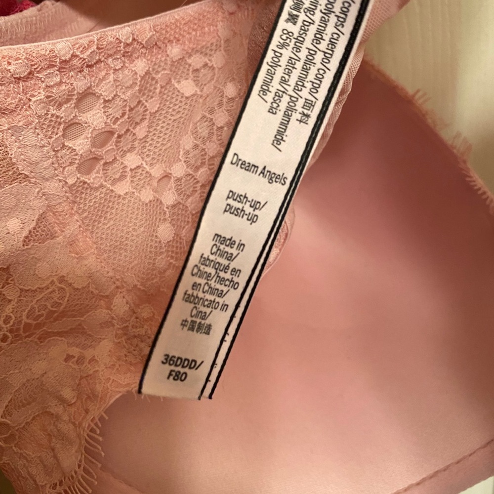 Victoria’s Secret 36DDD PushUp Lace Bra